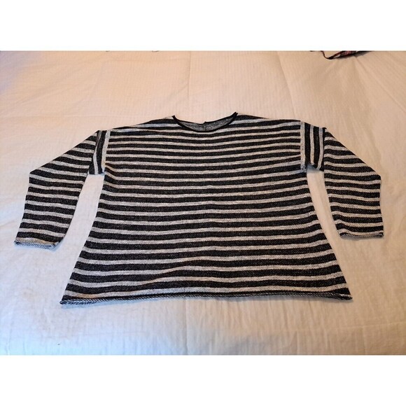 Eileen Fisher Top Gray White Buttons In Back Size L EXCELLENT CONDITION - Picture 1 of 9